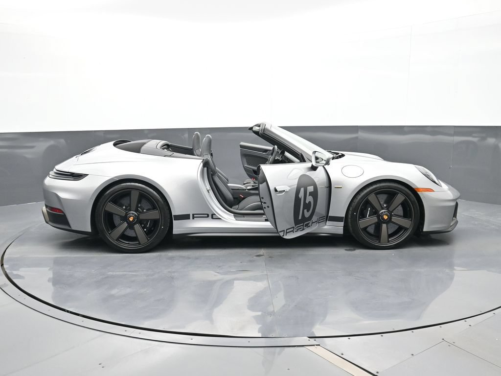 Certified 2026 Porsche 911 Carrera GTS RWD image 33