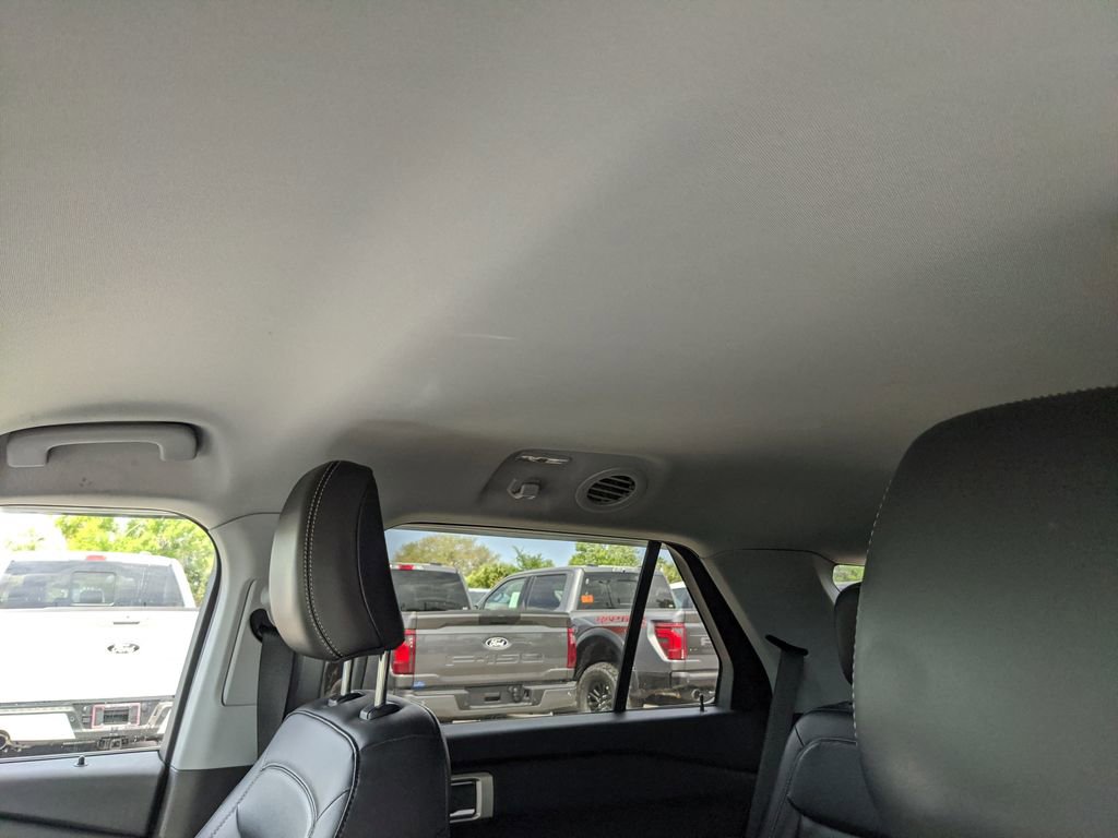 Certified 2022 Ford Explorer XLT w/ Equipment Group 202A image 20