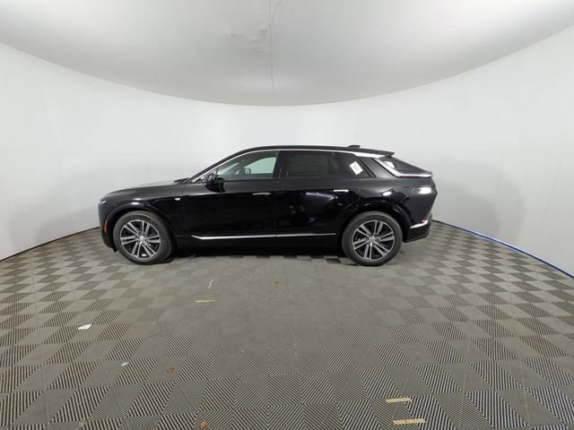New 2026 Cadillac Lyriq Luxury w/ LPO, Floor Liner Package image 18