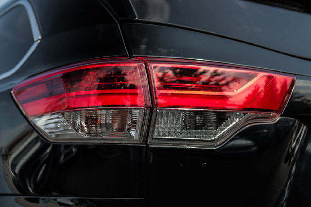 Used 2019 Toyota Highlander XLE AWD/4WD image 22