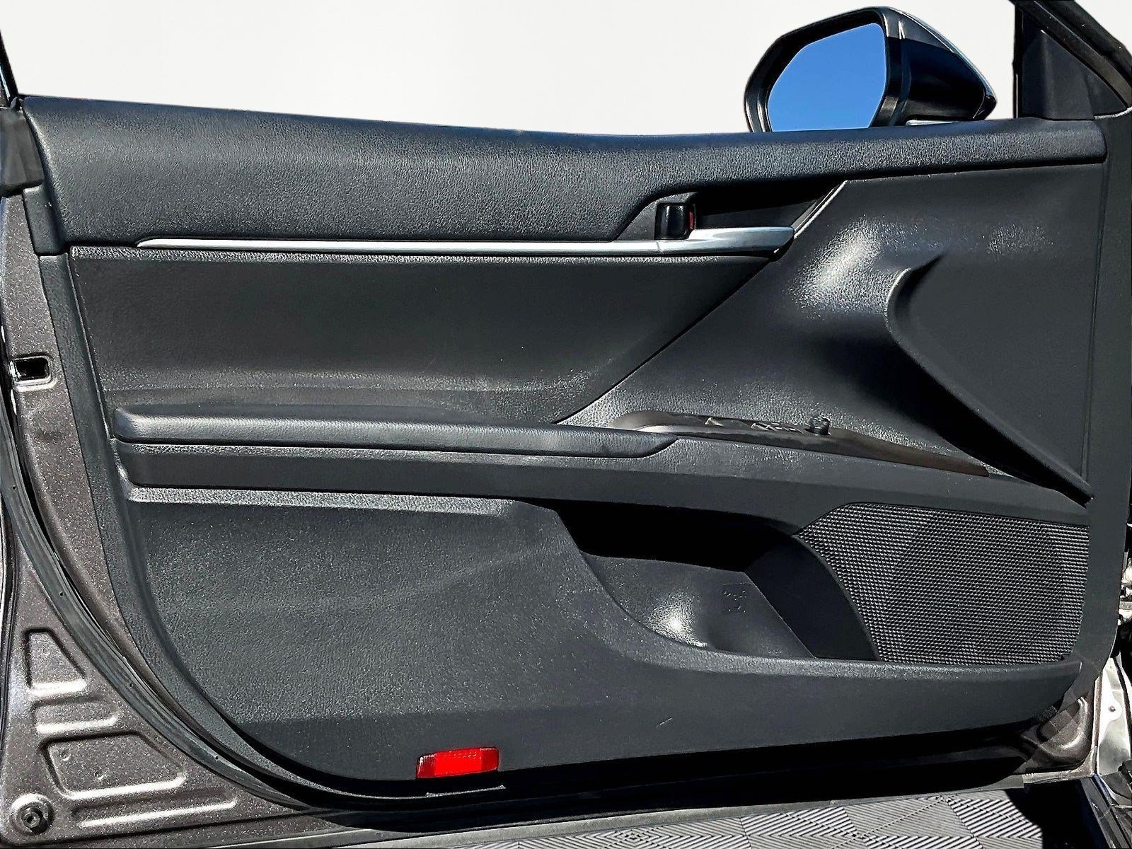 Used 2023 Toyota Camry SE FWD image 19