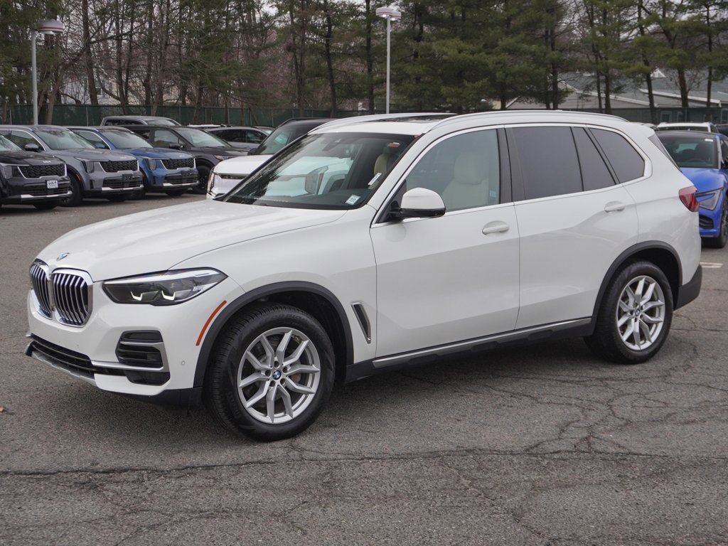 Used 2022 BMW X5 xDrive40i w/ Parking Assistance Package image 9