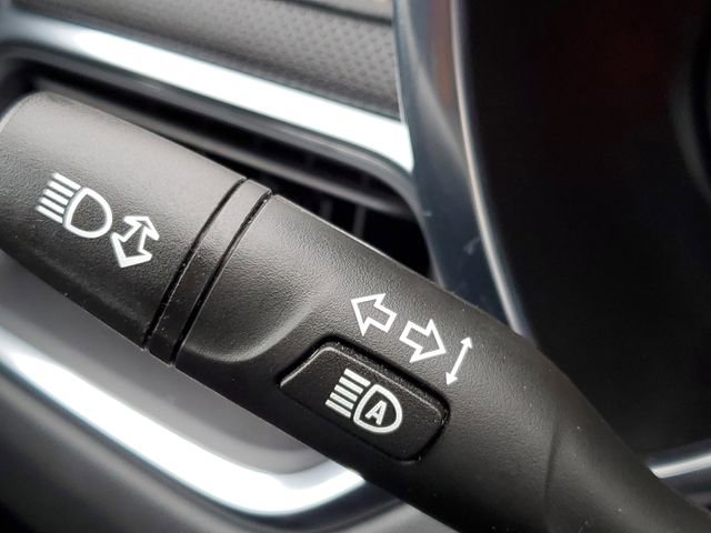 Used 2023 Chevrolet Equinox Premier image 11