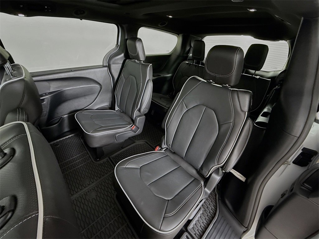 New 2026 Chrysler Pacifica Limited image 24