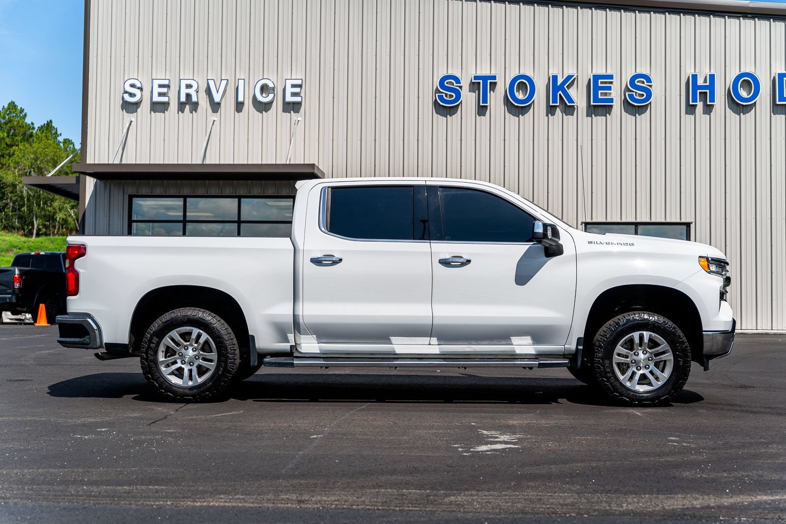 Used 2022 Chevrolet Silverado 1500 LTZ AWD/4WD image 8