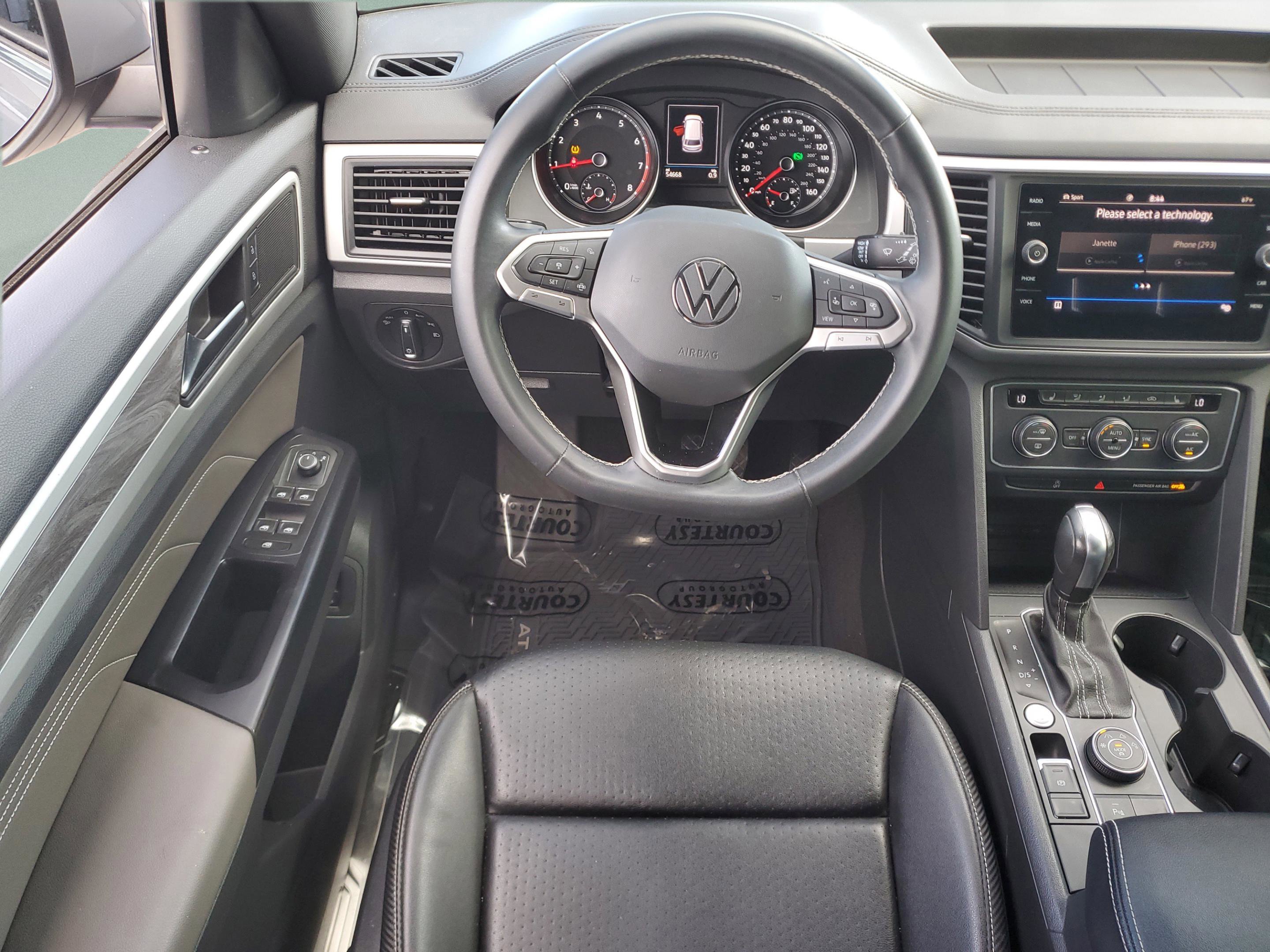 Used 2021 Volkswagen Atlas Cross Sport SE w/ Panoramic Sunroof Package image 15