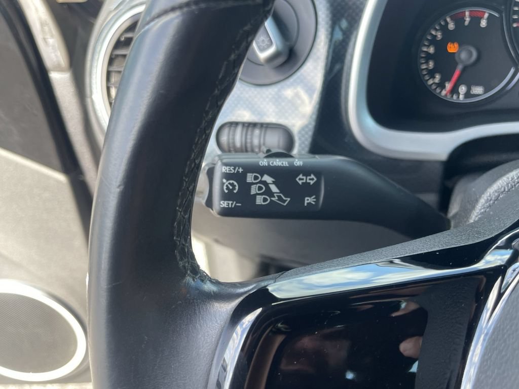 Used 2012 Volkswagen Beetle Turbo FWD image 14
