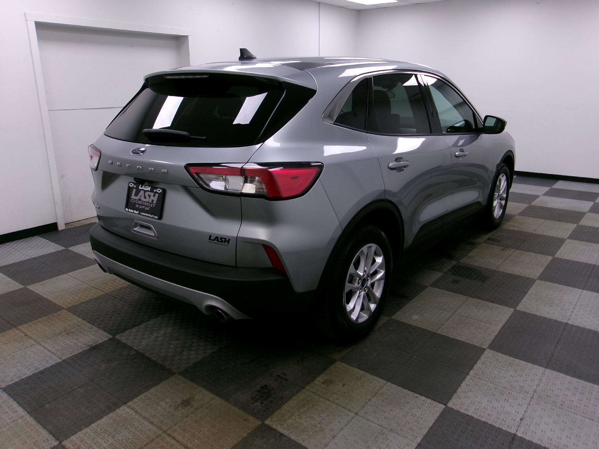 Used 2021 Ford Escape SE image 13
