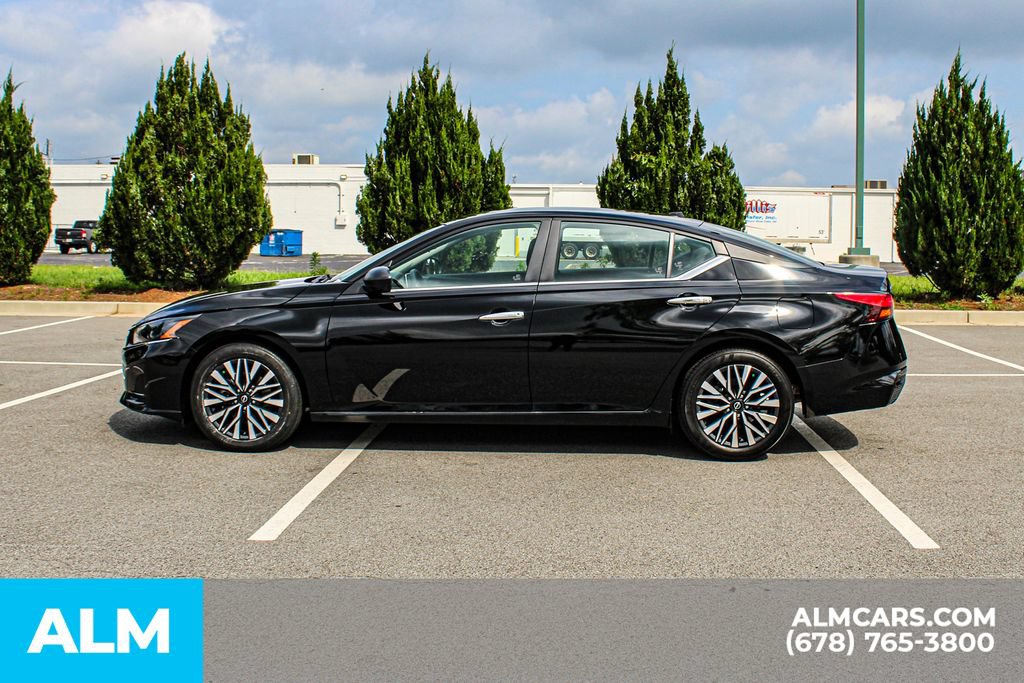 Used 2025 Nissan Altima 2.5 SV FWD image 7