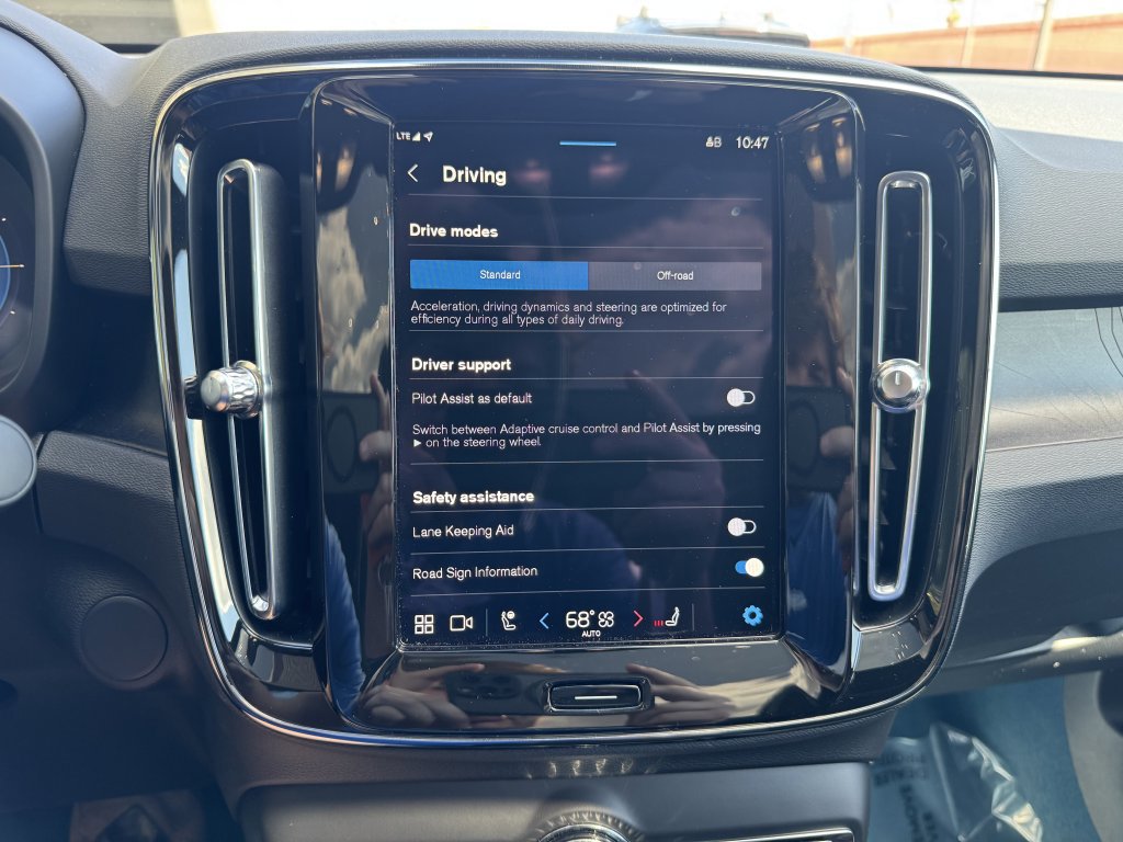 Used 2022 Volvo C40 P8 Recharge Ultimate image 19