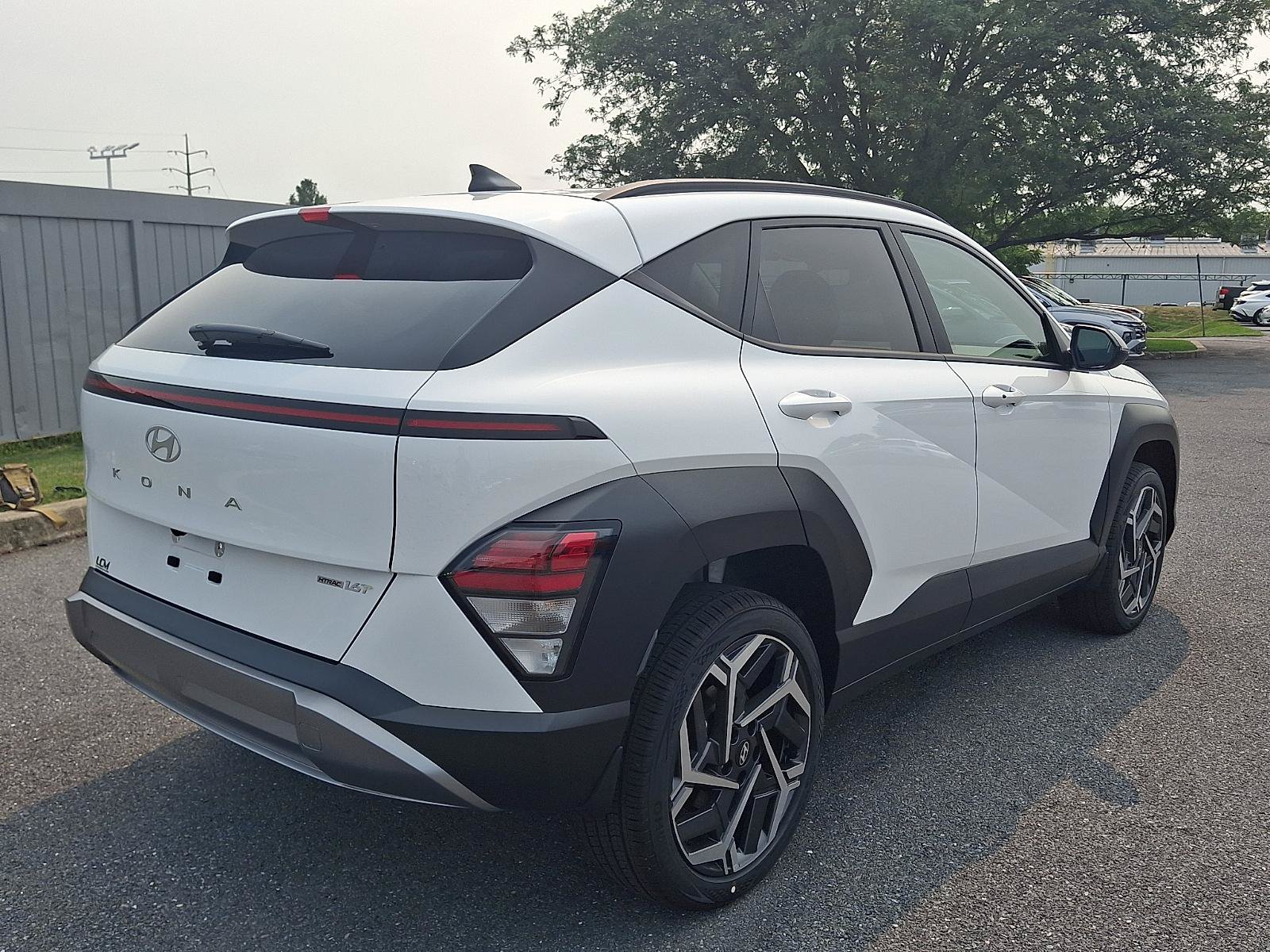 New 2026 Hyundai Kona SEL Premium AWD/4WD image 3