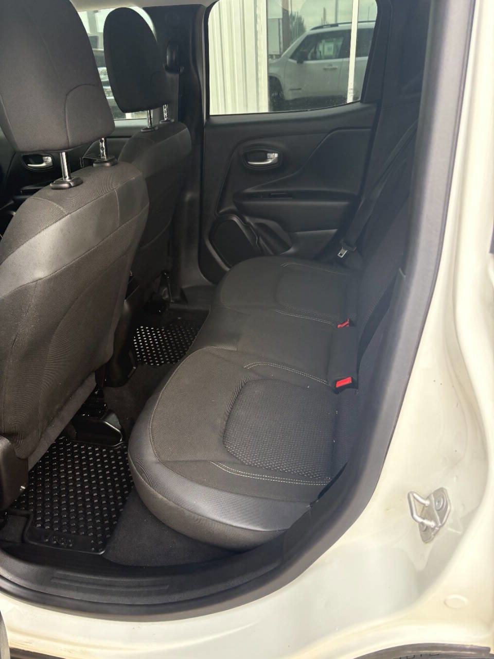 Used 2023 Jeep Renegade Latitude w/ Premium Group image 6