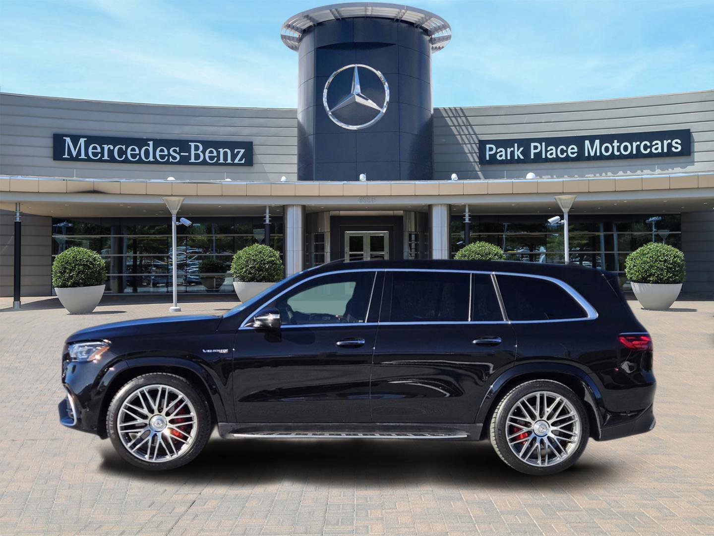 Used 2024 Mercedes-Benz GLS 63 AMG GLS 63 AMG image 3