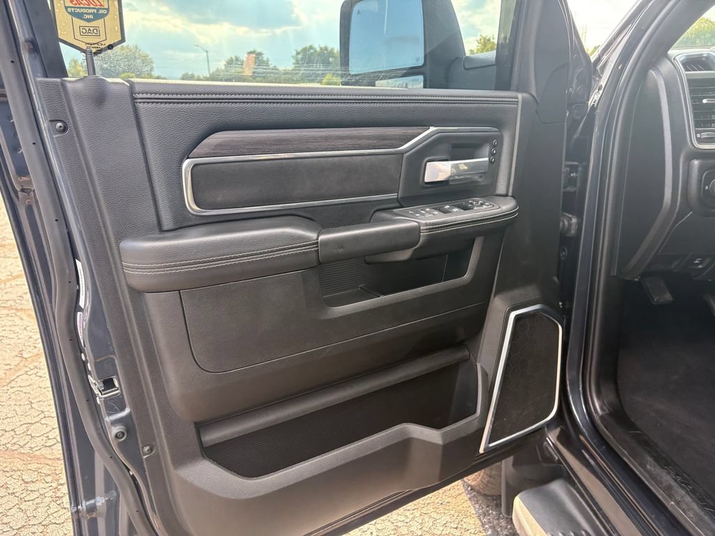 Used 2025 RAM 2500 Laramie w/ Night Edition AWD/4WD image 13