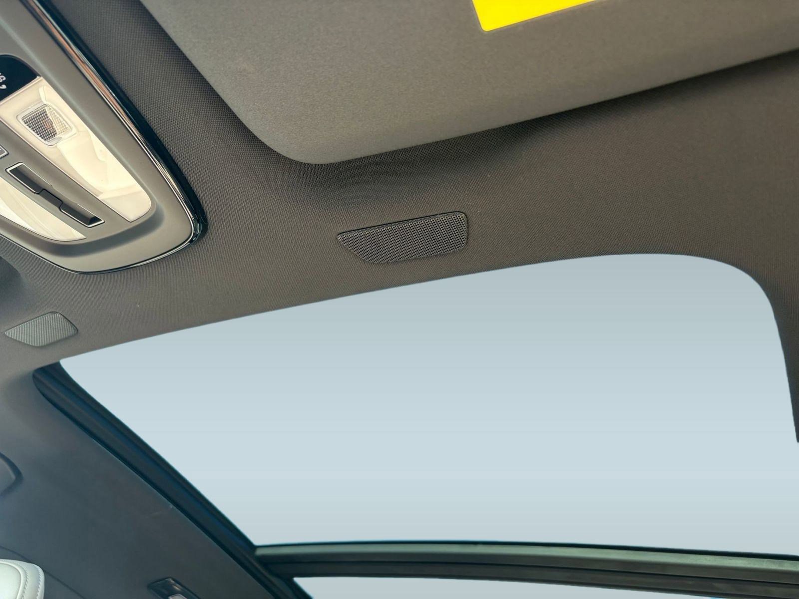 New 2026 Volvo XC60 B5 Plus w/ Climate Package image 15