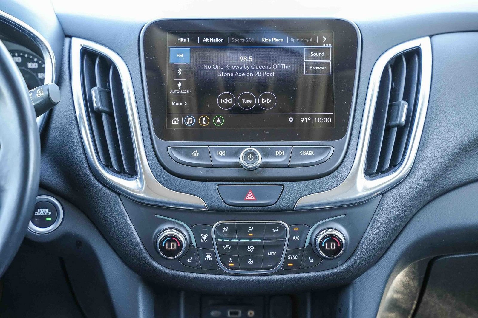 Used 2019 Chevrolet Equinox LT w/ Sun & Navigation Package AWD/4WD image 14