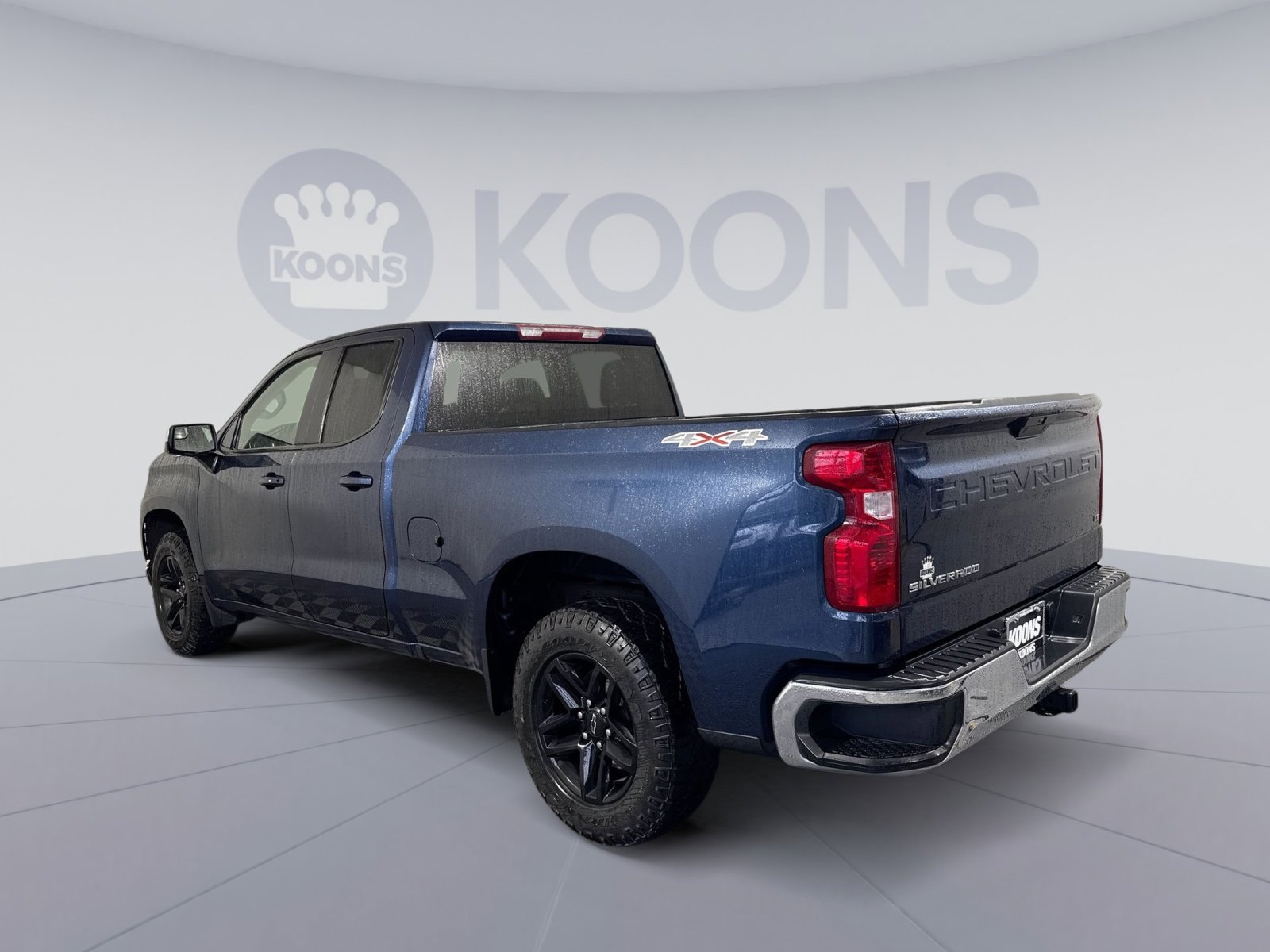Used 2022 Chevrolet Silverado 1500 LT AWD/4WD image 4