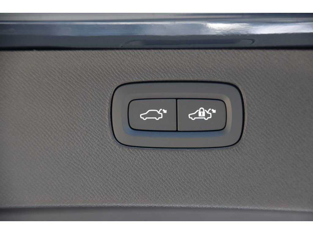 New 2026 Volvo XC90 B6 Plus w/ Protection Package Premier image 25