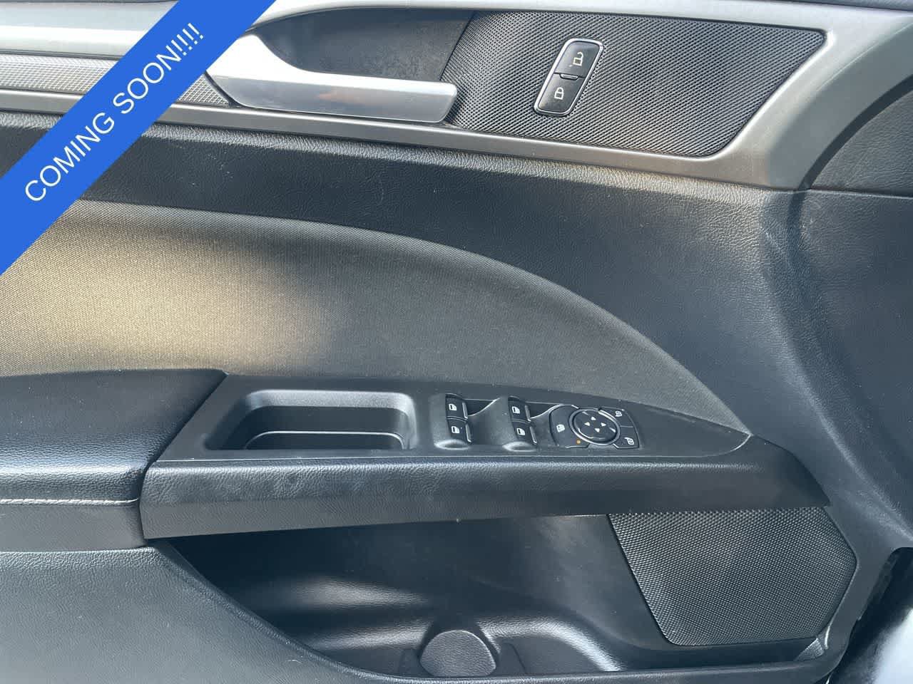 Used 2019 Ford Fusion SE AWD/4WD image 30