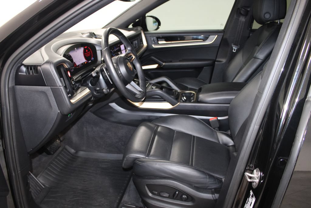 Used 2024 Porsche Cayenne Coupe AWD/4WD image 21