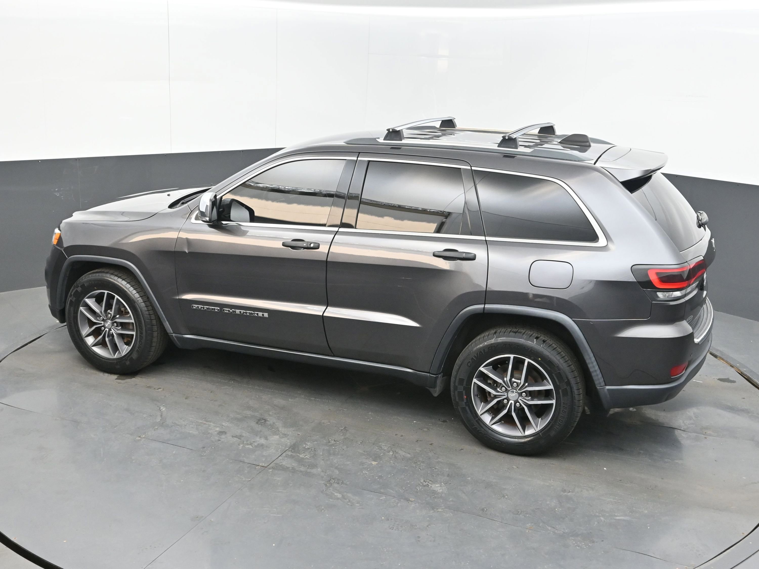 Used 2018 Jeep Grand Cherokee Limited image 30