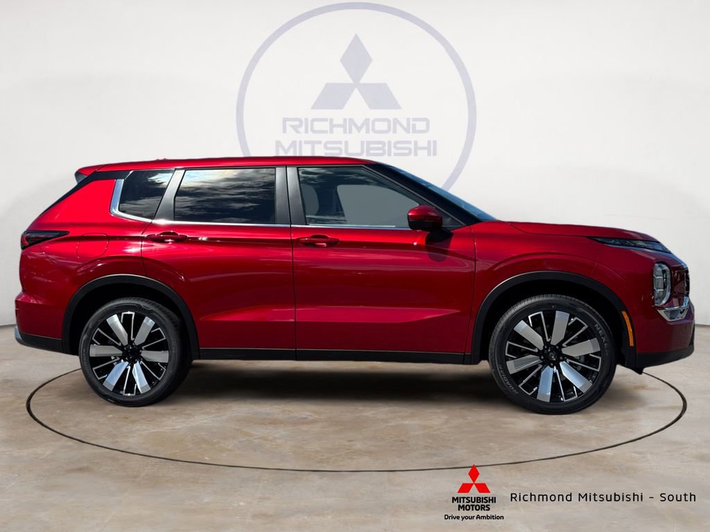 New 2026 Mitsubishi Outlander SE image 2