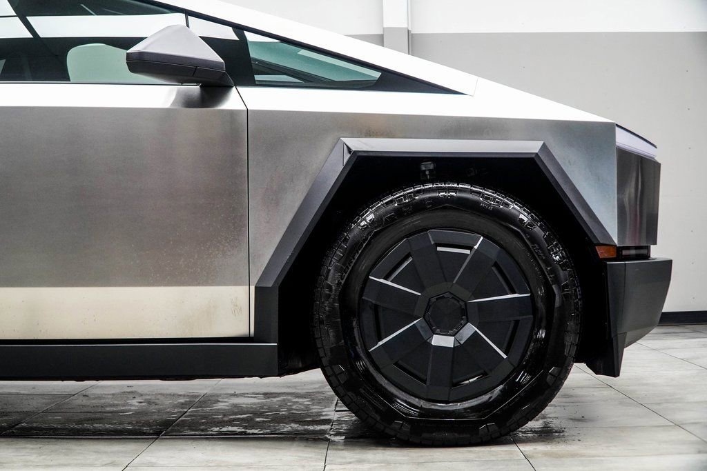 Used 2025 Tesla Cybertruck AWD Crew Cab image 7