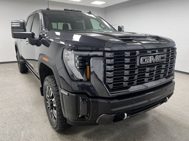 Used 2024 GMC Sierra 3500 Denali Ultimate image 2