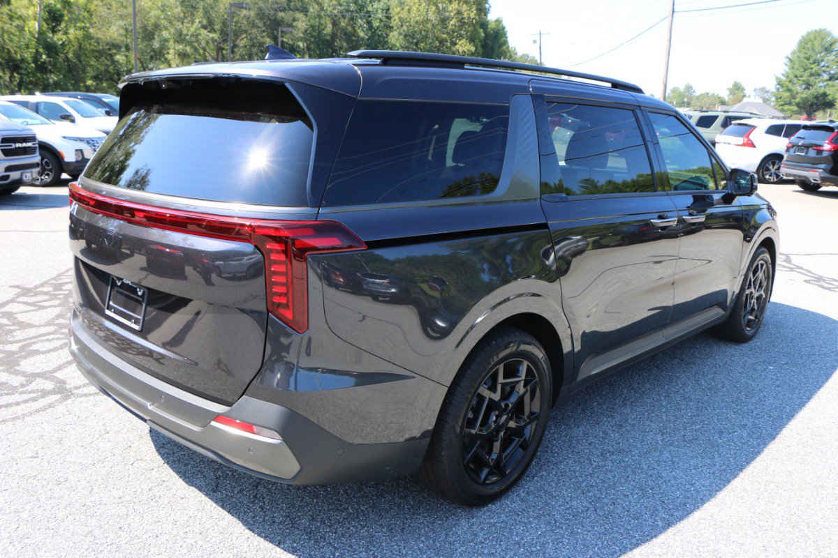 Used 2025 Kia Carnival SX Prestige FWD image 8