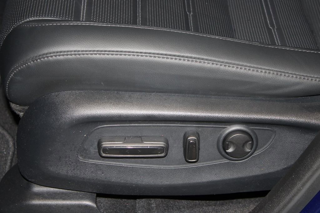 Used 2023 Honda CR-V EX-L image 13