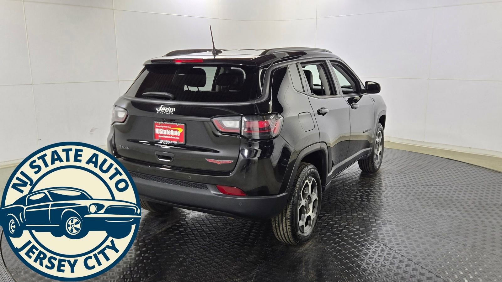 Used 2022 Jeep Compass Trailhawk w/ Trailhawk Elite Group image 7