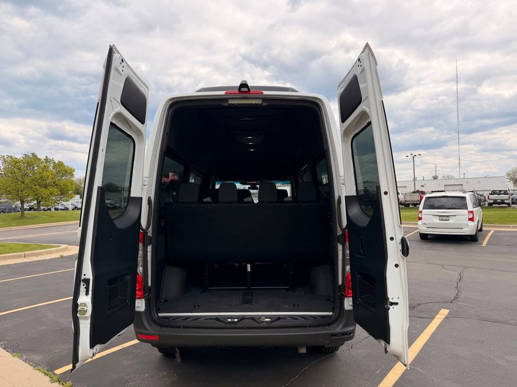 Used 2024 Mercedes-Benz Sprinter 2500 image 25