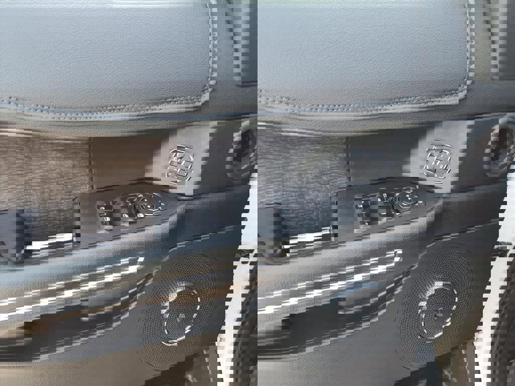 Certified 2019 Ford Expedition Limited w/ Equipment Group 302A image 16