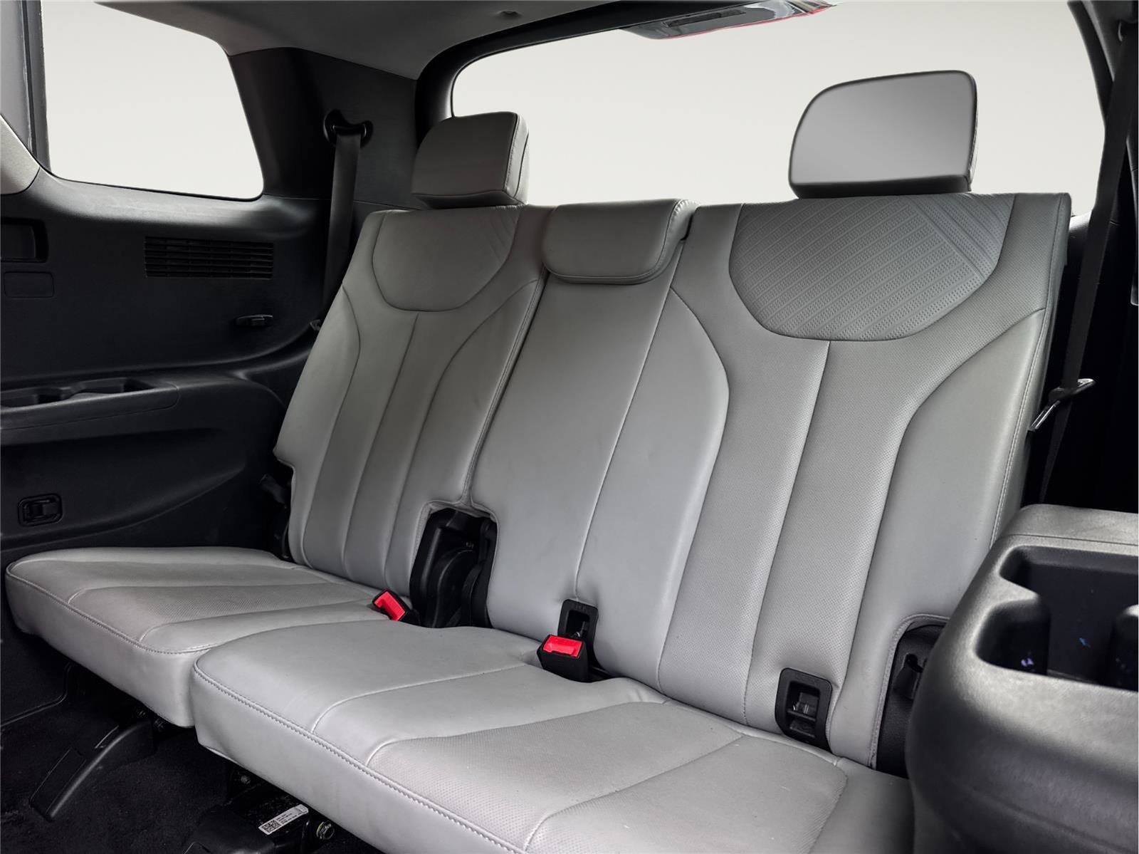 Used 2023 Hyundai Palisade SEL w/ Winter Package image 18