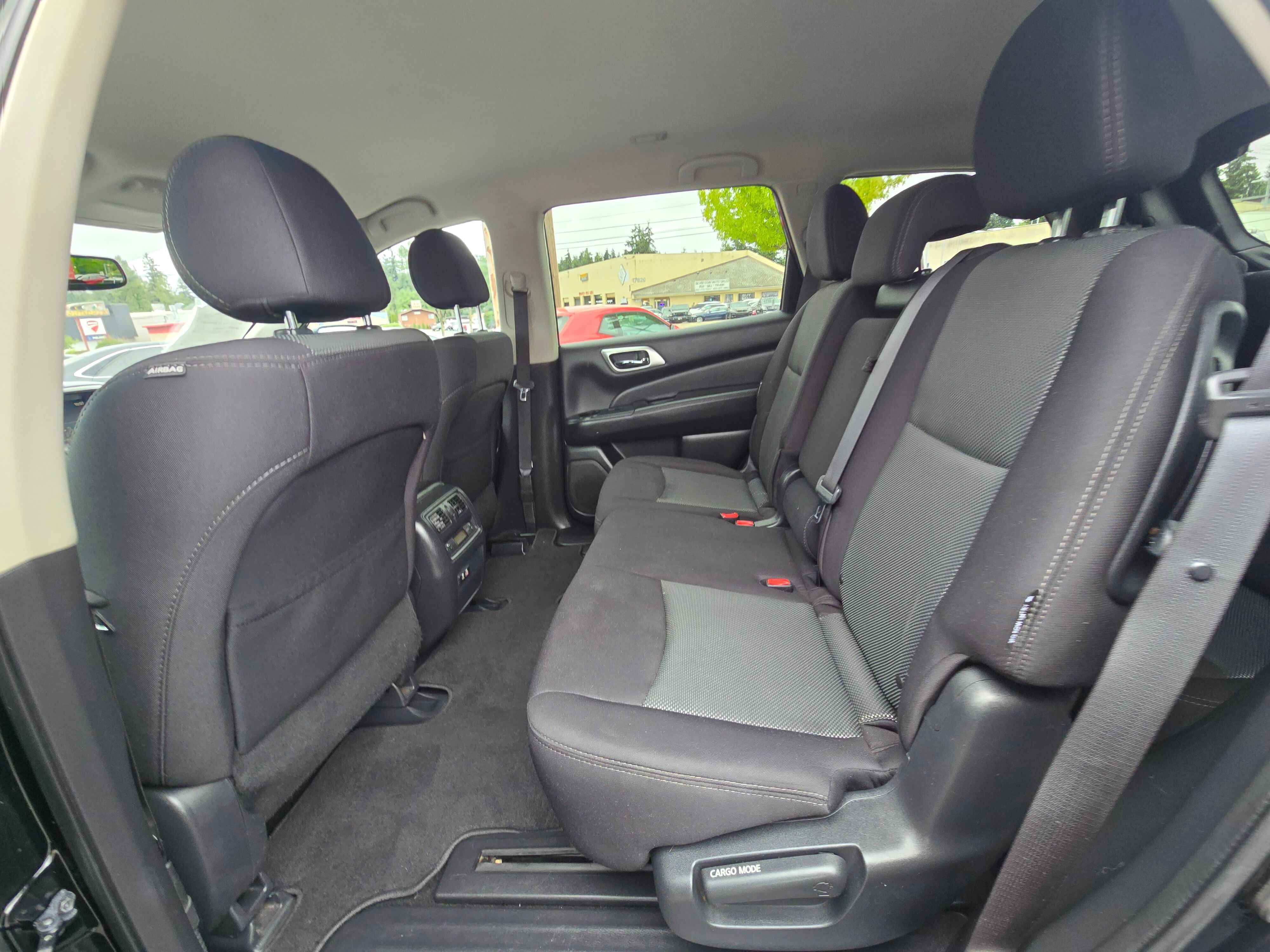Used 2019 Nissan Pathfinder SV FWD image 16