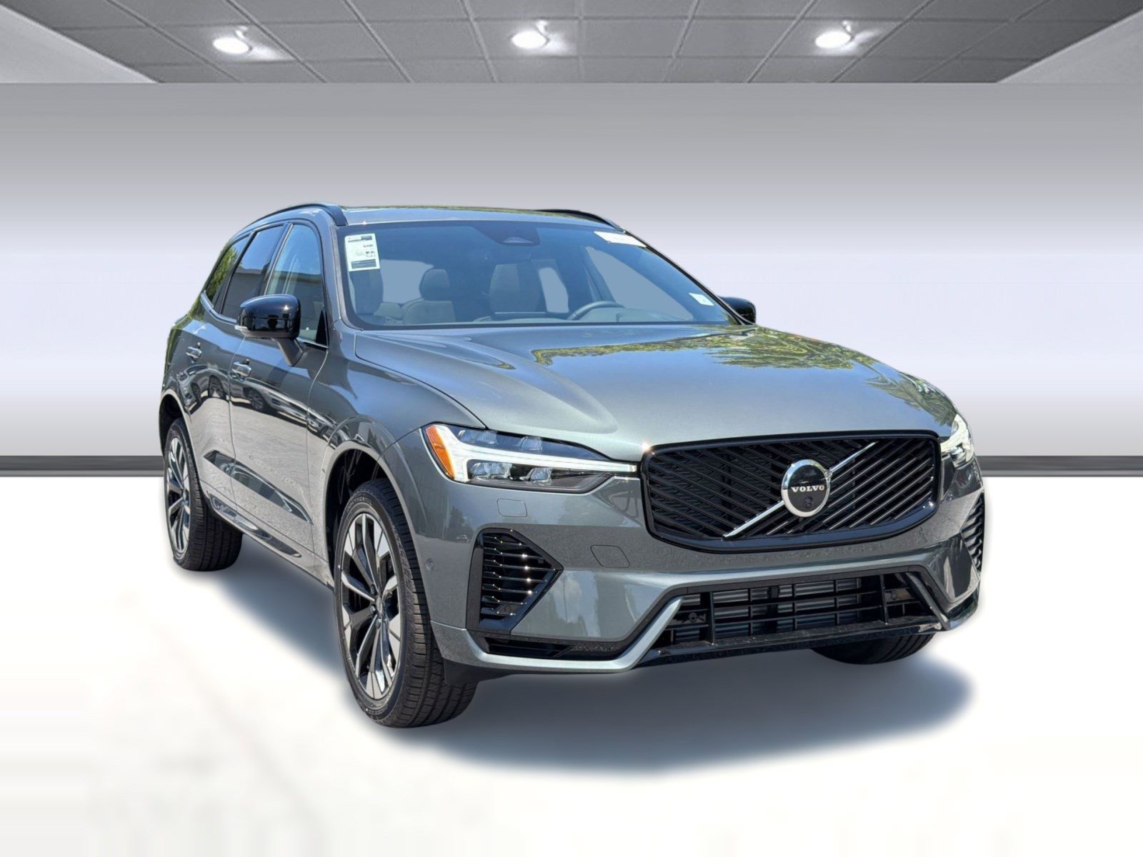 New 2026 Volvo XC60 T8 Plus w/ Climate Package AWD/4WD image 7