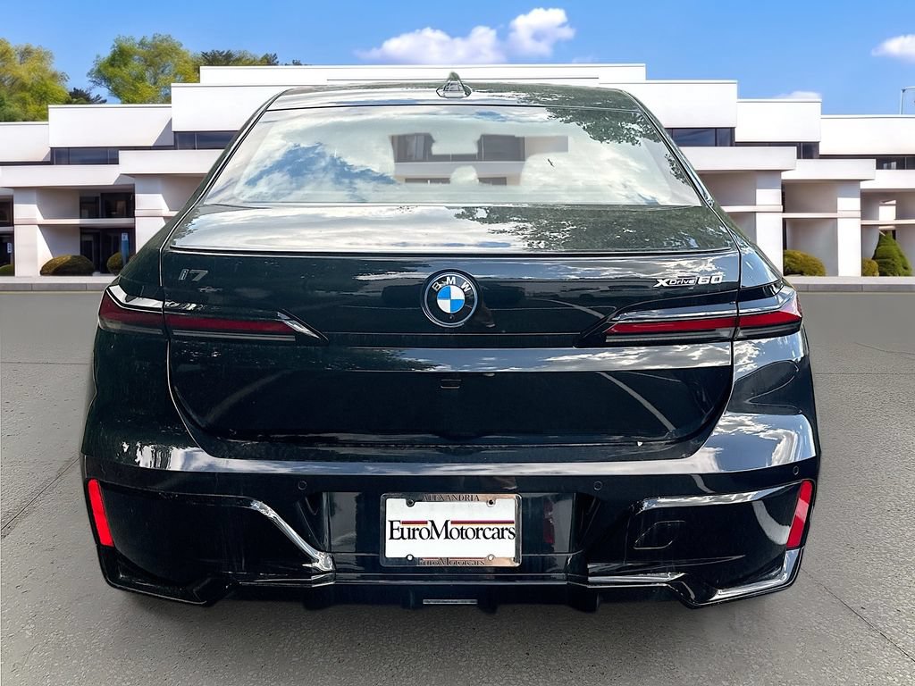 Used 2025 BMW i7 xDrive60 AWD/4WD image 6