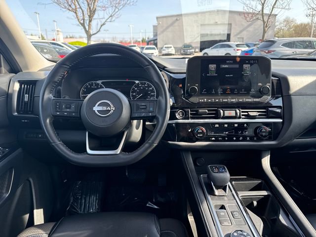 Used 2022 Nissan Pathfinder SL image 11