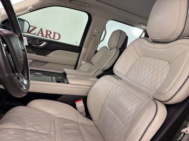 Used 2020 Lincoln Navigator Black Label w/ Cargo Convenience Package image 11
