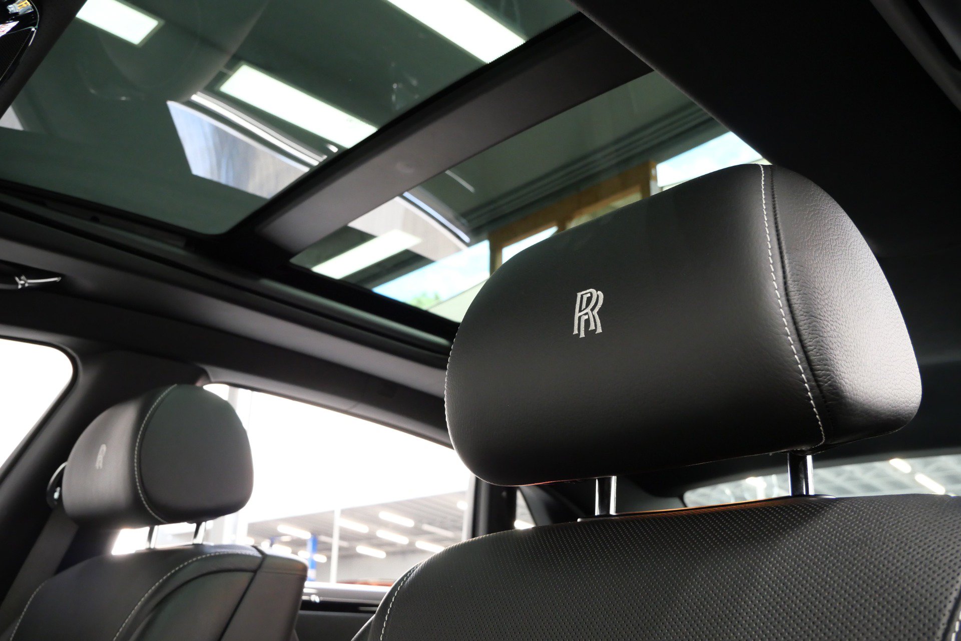 Used 2019 Rolls-Royce Ghost Extended Wheelbase RWD image 18