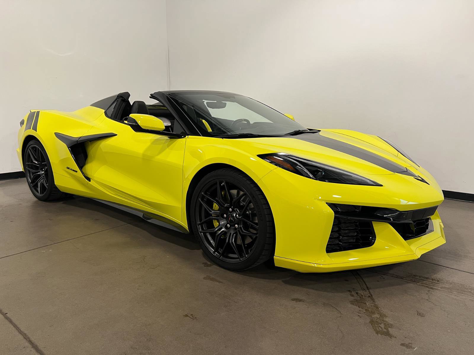 Used 2023 Chevrolet Corvette Z06 RWD image 1