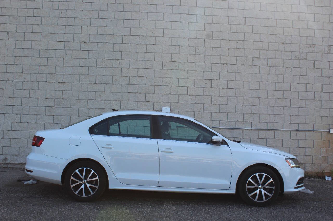 Used 2017 Volkswagen Jetta SE image 6