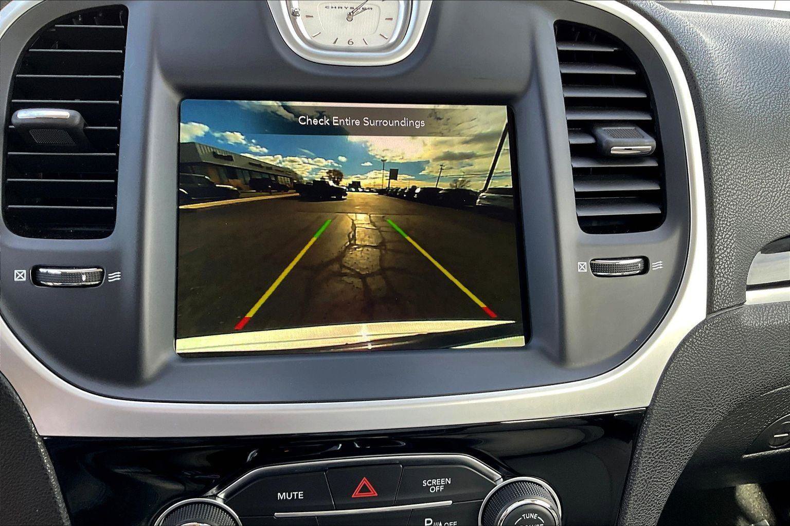 Used 2023 Chrysler 300 Touring L image 21