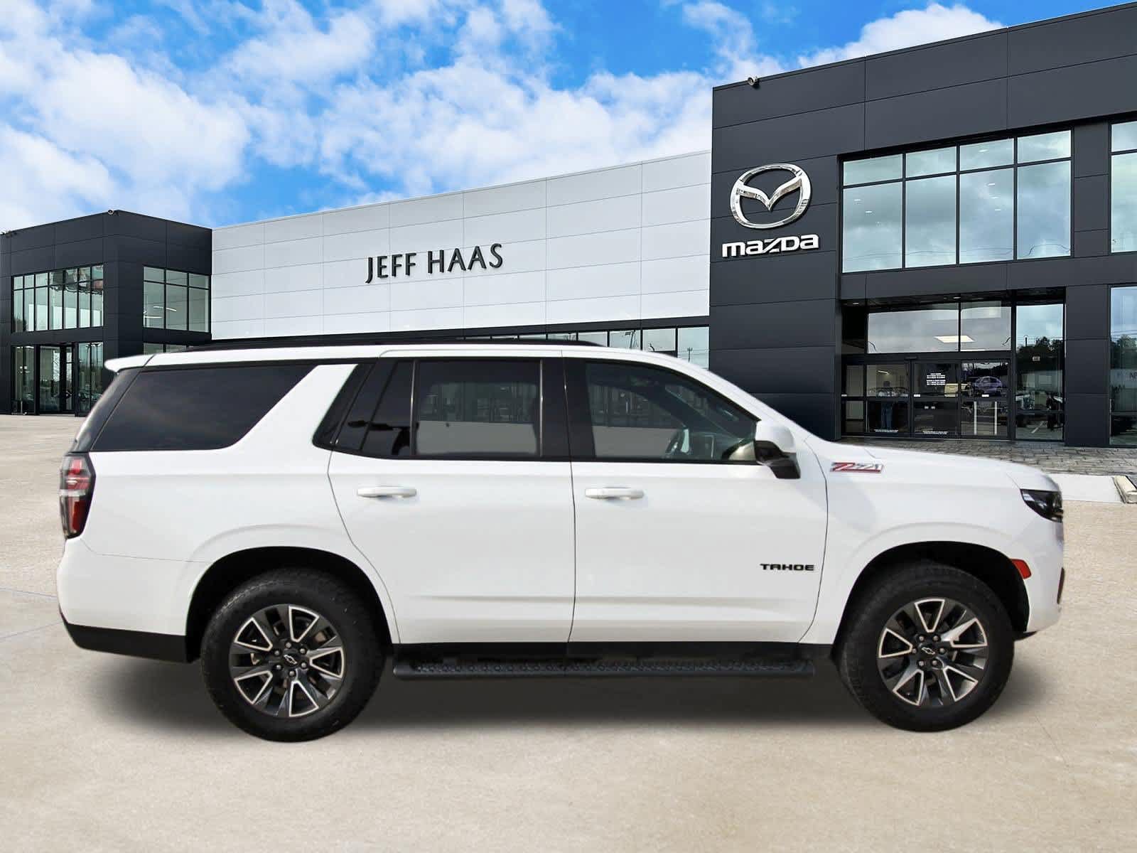 Used 2023 Chevrolet Tahoe Z71 w/ Luxury Package AWD/4WD image 5