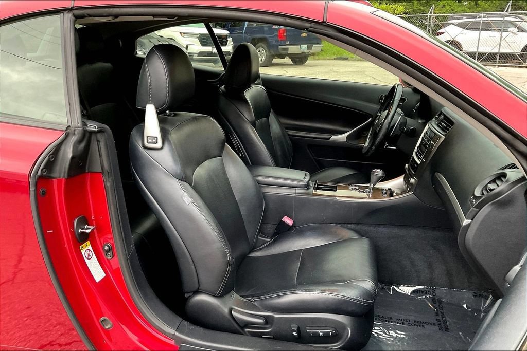 Used 2013 Lexus IS 250C w/ Luxury Pkg RWD image 14