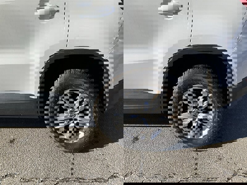 Used 2017 Volkswagen Tiguan S image 11