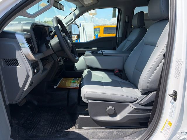 New 2026 Ford F550 4x4 Crew Cab image 14