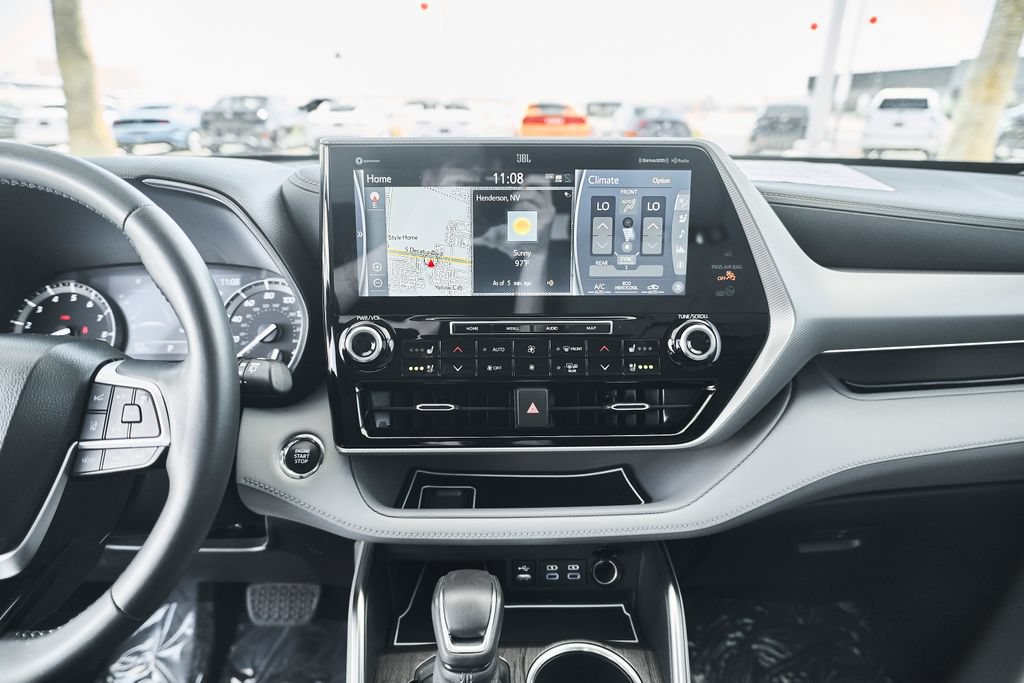 Used 2022 Toyota Highlander Platinum FWD image 30