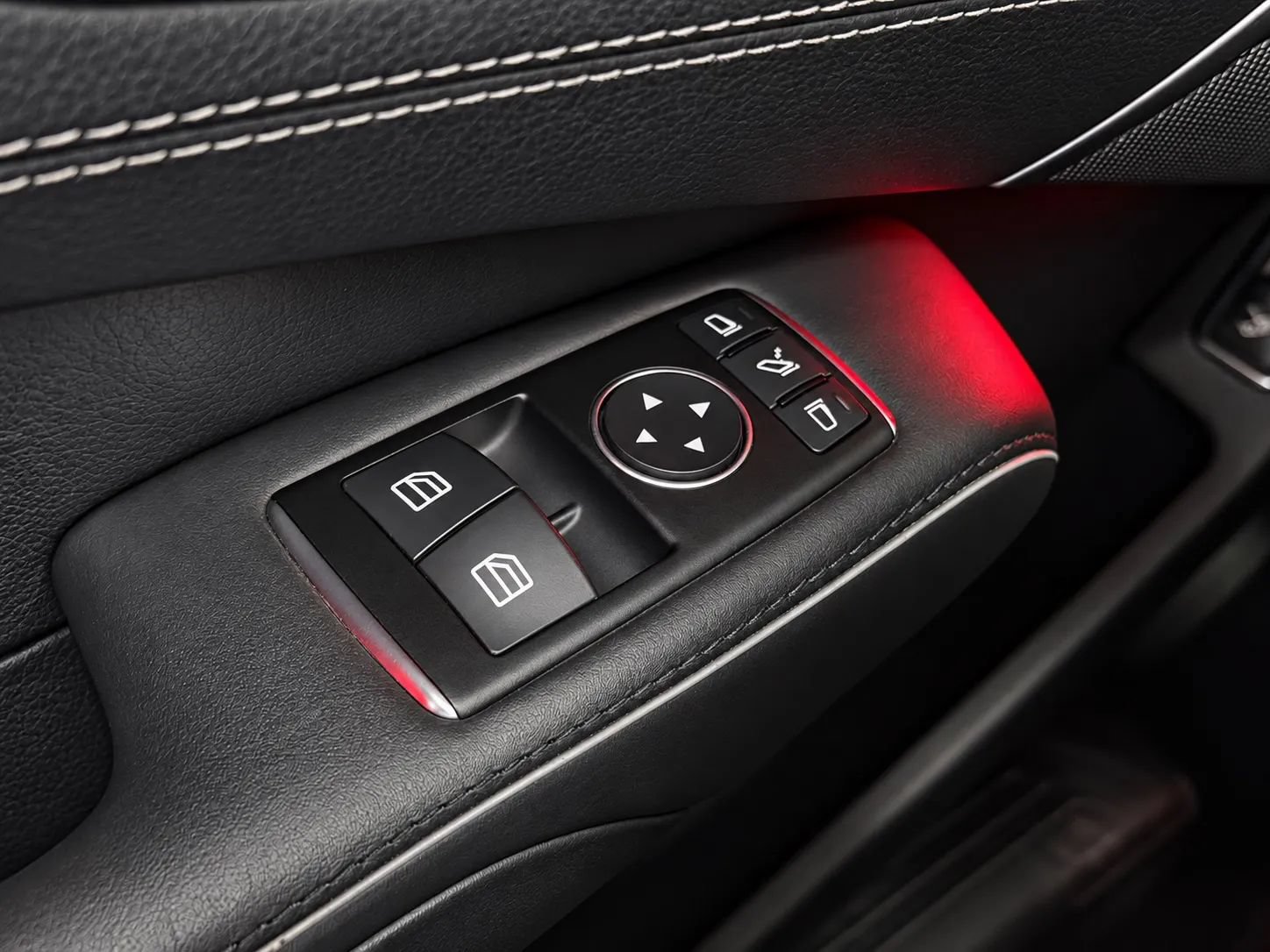 Used 2018 Mercedes-Benz SL 550 image 39