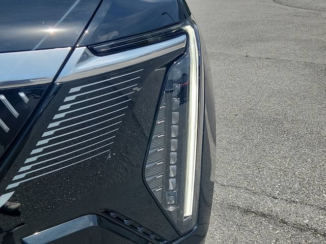 Certified 2025 Cadillac Escalade IQ Luxury 2 AWD/4WD image 9